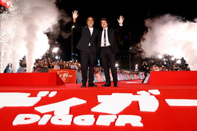 (L to R) Director Alejandro Gonzalez Inarritu and actor Tom Cruise pose for photos at the Digger Japan premiere on October 6, 2026, in Tokyo, Japan. The duo met with enthusiastic fans and signed autographs on the red carpet in the heart of Tokyo s Ginza district.  aflo_353757841