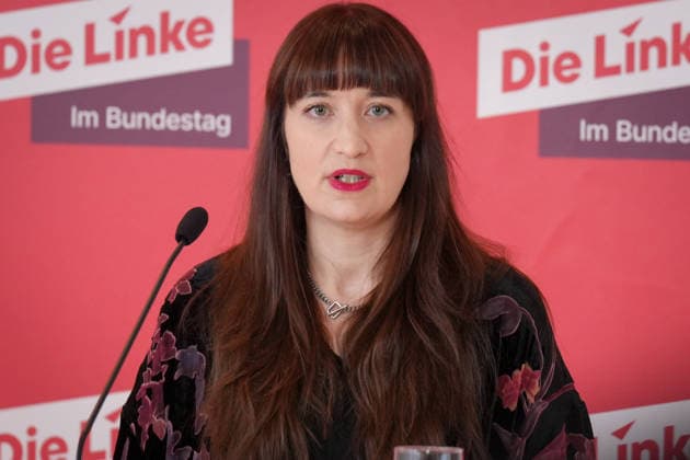 Press Statement by the Left Party Parliamentary Caucus Ahead of the Bundestag Session: A Portrait of Heidi Reichinnek of the Left Party, Looking at the Camera During a Press Statement Ahead of the Parliamentary Caucus Meeting at the German Bundestag, Berlin, October 6, 2026 Berlin, Berlin, Germany