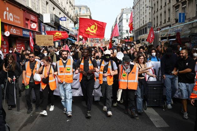 Student Demonstration - Paris Students have begun marching towards Gare de Lyon to protest against the current state of public education, once again, on October 6, 2026, in Paris, France. Today’s march is planned to go from Gare de Lyon to Place de la République. Photo by Raphael Lafargue ABACAPRESS.COM Paris France Copyright: xLafarguexRaphael ABACAx