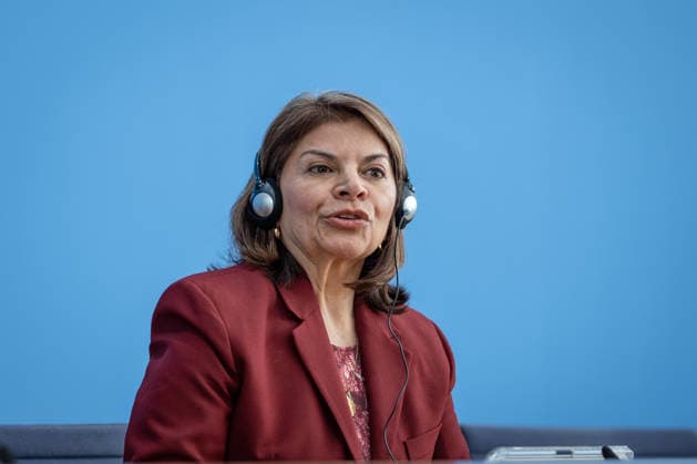 Laura Chinchilla Miranda, President of Costa Rica and Co-Chair of the ENSK Federal Press Conference in Berlin: Presentation on the North-South Commission on Development Policy (ENSK), Berlin, Germany, at the Federal Press Conference Building