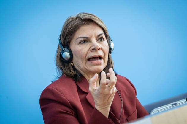 Laura Chinchilla Miranda, President of Costa Rica and Co-Chair of the ENSK Federal Press Conference in Berlin: Presentation on the North-South Commission on Development Policy (ENSK), Berlin, Germany, at the Federal Press Conference Building