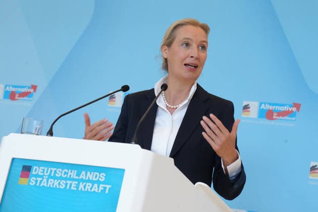 Press conference by the AfD chairwoman ahead of the parliamentary group meeting: Alice Weidel, AfD, pictured gesturing during a press statement ahead of the AfD parliamentary group meeting in the German Bundestag, Berlin, October 6, 2026, Berlin, Berlin, Germany