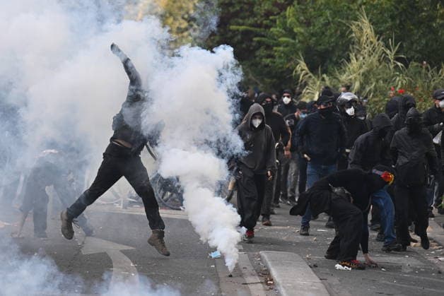 Severe clashes with the police took place during the student demonstration. Student unions had called for a mobilisation of secondary school pupils to demand more resources for secondary schools on 6 October 2026 in Paris. - 06 10 2026 - France Ile-de-France (region) Paris -  JulienxMattiax xLexPictorium LePictorium_0341924