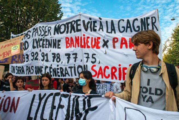 Student Demonstration - Paris Tens of thousands of high school students marched from République to Nation, protesting the lack of staff and resources, class sizes deemed too large, the condition of certain school buildings, and the Parcoursup college admissions system. A coalition of National Education unions—including the FSU, CGT, FO, CFDT, Unsa, Sud, and Solidaires—joined the protest, on October 6, 2026, in Paris, France. Photo by Denis Prezat ABACAPRESS.COM Paris France  Copyright: xPrezatxDenis ABACAx