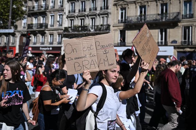 Protest against eduction conditions in Paris PARIS, FRANCE - OCTOBER 6: Demonstrators participate in a protest raising placards against education conditions and to highlight the lack of resources and staff in high schools in Paris, France, on October 6, 2026. Firas Abdullah Anadolu Paris France. Editorial use only. Please get in touch for any other usage. Copyright: x2026xAnadoluxFirasxAbdullahx