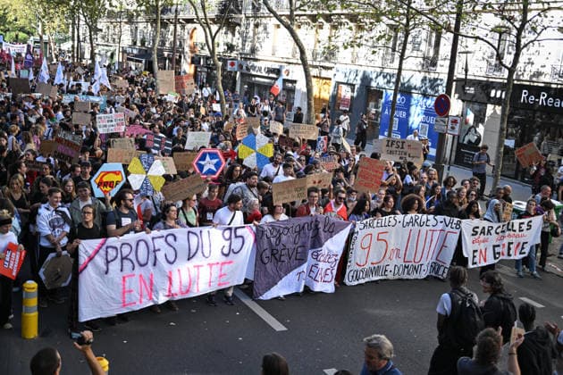 Protest against eduction conditions in Paris PARIS, FRANCE - OCTOBER 6: Demonstrators participate in a protest raising placards against education conditions and to highlight the lack of resources and staff in high schools in Paris, France, on October 6, 2026. Firas Abdullah Anadolu Paris France. Editorial use only. Please get in touch for any other usage. Copyright: x2026xAnadoluxFirasxAbdullahx