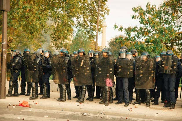 Paris Students Protest Education Conditions A line of riot police stands across a tree-lined street in Paris, France, on October 6, 2026. France s Interior Ministry said 256,000 people marched nationwide, including 56,000 in Paris, during the student-led day of action over school conditions. High school students called for more education funding and staff, smaller classes and improved facilities, with teachers, parents and unions joining demonstrations. Paris Ile de France France Copyright: xDavoodxMaeilix