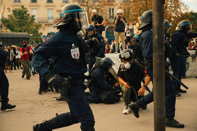 Paris Students Protest Education Conditions Riot police restrain a person on the ground as other officers move past in Paris, France, on October 6, 2026. France s Interior Ministry said 256,000 people marched nationwide, including 56,000 in Paris, during the student-led day of action over school conditions. High school students called for more education funding and staff, smaller classes and improved facilities, with teachers, parents and unions joining demonstrations. Paris Ile de France France Copyright: xDavoodxMaeilix