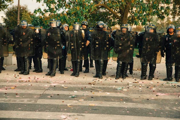 Paris Students Protest Education Conditions A line of riot police stands across a broad street in Paris, France, on October 6, 2026. France s Interior Ministry said 256,000 people marched nationwide, including 56,000 in Paris, during the student-led day of action over school conditions. High school students called for more education funding and staff, smaller classes and improved facilities, with teachers, parents and unions joining demonstrations. Paris Ile de France France Copyright: xDavoodxMaeilix