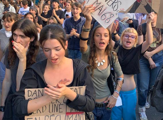 High school students hold placards as they demonstrate in the streets of Paris on Tuesday, October 6, 2026. Hundreds of thousands of students and their supporters took part in nationwide protests across France today to protest school conditions.  PAR20261006116 MAYAxVIDON-WHITE