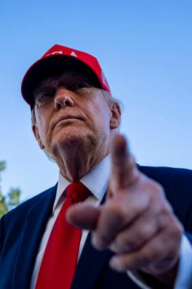 United States President Donald J Trump speaks with reporters on the South Lawn of the White House in Washington, DC, USA, as he returns to the White House from speaking in Baltimore, Maryland on Tuesday, October 6, 2026. Copyright: xBonniexCashx xPoolxviaxCNPx MediaPunchx