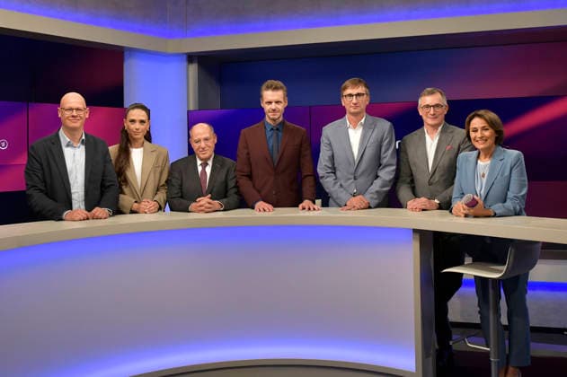 Matthias Deiß, Franca Lehfeldt, Gregor Gysi, Florian Schroeder, Sönke Neitzel, Andreas Rödder, and Sandra Maischberger on the ARD talk show *maischberger* at the studio in Berlin-Adlershof, Berlin, October 6, 2026 Foto:xM.xBehrensx xFuturexImagex maischberger0610_6001