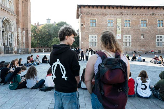 High School And University Student Protest - Toulouse St Sernin secondary school pupils general assembly before setting off for the demonstration. Protests by secondary school pupils and students calling for improvements to their living and learning conditions, supported by the trade unions CGT, FO, FSU and Solidaires. France, Toulouse, 6 October 2026. Photo by Patricia Huchot-Boissier AbacaPress.com. Toulouse OCCITANIE France  Copyright: xHuchot-BoissierxPatricia ABACAx