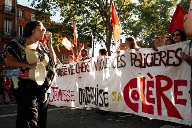 High School And University Student Protest - Toulouse Secondary school pupils behind a banner – Ratite, dear life, police violence. Young people are channelling their anger. Protests by secondary school pupils and students calling for improvements to their living and learning conditions, supported by the trade unions CGT, FO, FSU and Solidaires. France, Toulouse, 6 October 2026. Photo by Patricia Huchot-Boissier AbacaPress.com. Toulouse OCCITANIE France Copyright: xHuchot-BoissierxPatricia ABACAx