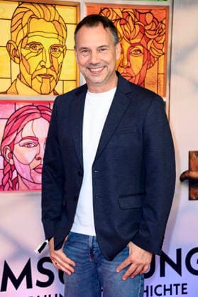 Sebastian Fitzeck at the premiere of the movie *Heimsuchung* at Kino International in Berlin, October 6, 2026 Foto:xN.xKubelkax xFuturexImagex heimsuchung_6068