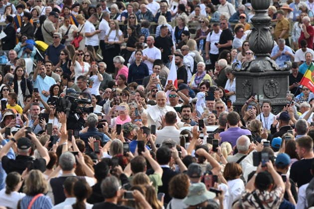 RECORD DATE NOT STATED Italy, Rome,Vatican 2026-10-07 : Pope Leo XIV during his weekly general audience in St Peter s Square Italy, Rome,Vatican 2026-10-07 : Pope Leo XIV during his weekly general audience in St Peter s Square Copyright alessia.giuliani CPP EDITORIAL USE ONLY - NO BOOKS Copyright: xAlessiaxGiuliani Catholicpressphotox