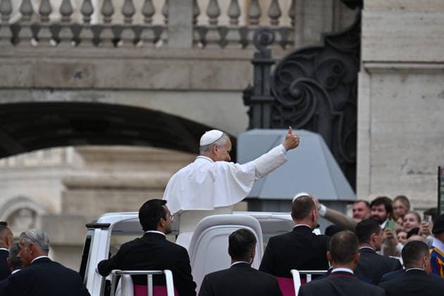 RECORD DATE NOT STATED Italy, Rome,Vatican 2026-10-07 : Pope Leo XIV during his weekly general audience in St Peter s Square Italy, Rome,Vatican 2026-10-07 : Pope Leo XIV during his weekly general audience in St Peter s Square Copyright alessia.giuliani CPP EDITORIAL USE ONLY - NO BOOKS Copyright: xAlessiaxGiuliani Catholicpressphotox