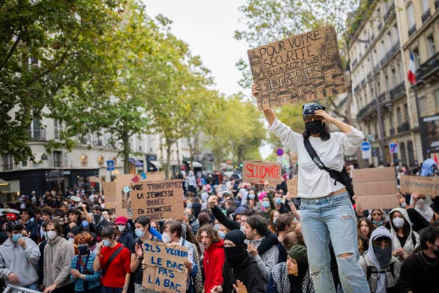 Students Demonstration outside Science Po Paris Students on Boulevard Saint Germain during a demonstration outside Science Po in Paris, France on October 7 2026 in support of high school students. Photo by Eliot Blondet ABACAPRESS.COM Paris France Copyright: xBlondetxEliot ABACAx