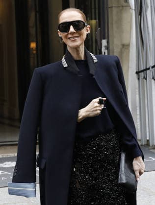 Céline Dion greets her fans in the rain as she leaves the Royal Monceau Hotel in Paris, before heading to the La Plénitude Arena in Paris La Défense to continue her concert series, October 7, 2026 Marc Ausset Lacroix Bestimage Celine Dion greets fans in the rain as she leaves the Royal Monceau Hotel in Paris, before heading to the La Plénitude Arena at Paris La Défense to continue her concert series on October 7, 2026 Paris France  Copyright: xMarcxAussetxLacroixx xBestimagexMarcxAussetxLacroixx xBestimagex