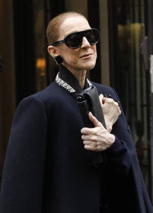 Céline Dion greets her fans in the rain as she leaves the Royal Monceau Hotel in Paris, before heading to the La Plénitude Arena in Paris La Défense to continue her concert series, October 7, 2026 Marc Ausset Lacroix Bestimage Celine Dion greets fans in the rain as she leaves the Royal Monceau Hotel in Paris, before heading to the La Plénitude Arena at Paris La Défense to continue her concert series on October 7, 2026 Paris France  Copyright: xMarcxAussetxLacroixx xBestimagexMarcxAussetxLacroixx xBestimagex