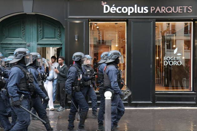 Student blockade near Sciences Po Paris PARIS, FRANCE - OCTOBER 7: A heavy police presence is deployed at the scene as students denounce conditions in the education system and express solidarity with mobilized high school students in Paris, France, on October 7, 2026. Students gather behind makeshift barricades made of trash bins and metal barriers near Sciences Po Paris as part of ongoing mobilization linked to the broader high school and university protest movement. Umit Donmez Anadolu Paris France. Editorial use only. Please get in touch for any other usage. Copyright: x2026xAnadoluxUmitxDonmezx