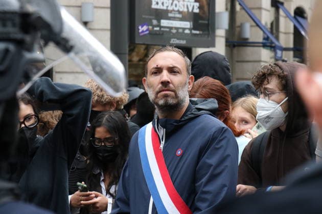 Student blockade near Sciences Po Paris PARIS, FRANCE - OCTOBER 7: French lawmaker Thomas Portes is seen near Sciences Po Paris as students stage a blockade in support of the wider mobilization over conditions in the education system in Paris, France, on October 7, 2026. Riot police are deployed in the area while demonstrators maintain barricades and gather in the street. Umit Donmez Anadolu Paris France. Editorial use only. Please get in touch for any other usage. Copyright: x2026xAnadoluxUmitxDonmezx