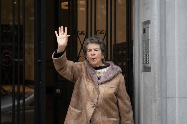Maricarmen, the 87-year-old woman evicted from her home in Madrid, has died. File photo: Maricarmen celebrates the postponement of her eviction until October 29, 2025, in Madrid, Spain. Maricarmen, 87 years old and with a 50% disability rating, has lived there for nearly seventy years, ever since her family signed a traditional lease in 1956. Fernando Sá, Madrid, Madrid, Spain  Copyright: xFernandoxSanchezx 7827241