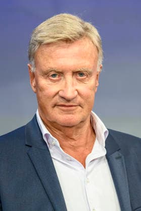 Pictured, from left: Ole von Beust, CDU, former First Mayor of Hamburg, GER, Berlin, studio, guest on Maischberger, political talk show, TV, program, with host Sandra Maischberger, Das Erste, from Adlershof, Am Studio 20, October 7, 2026, Copyright: HMBxMedia UwexKoch