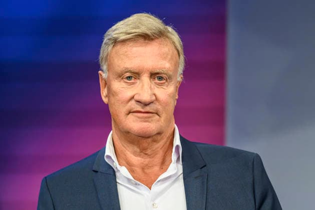 Pictured, from left: Ole von Beust, CDU, former First Mayor of Hamburg, GER, Berlin, studio, guest on Maischberger, political talk show, TV, program, with host Sandra Maischberger, Das Erste, from Adlershof Am Studio 20, October 7, 2026, Copyright: HMBxMedia UwexKoch