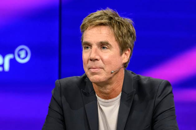Pictured, from left: Markus Feldenkirchen, *Der Spiegel*, GER, Berlin, studio, guest on *Maischberger*, political talk show, TV, program, with host Sandra Maischberger, *Das Erste*, from Adlershof, Studio 20, October 7, 2026, Copyright: HMBxMedia UwexKoch