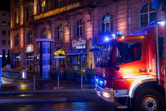 Fire in Movie Theater Triggers Large-Scale Emergency Response On October 8, 2026, a fire broke out in a movie theater at the Cinestar Metropolis in Frankfurt. The Frankfurt Fire Department responded with a large-scale operation, with crews fighting the fire while wearing breathing ap