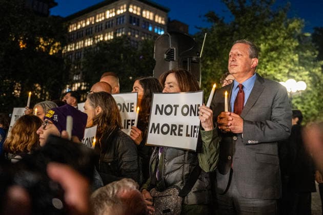 October 7, 2026, New York, New York, USA: The Union Square candlelight vigil organized by the group Israelis for Peace on October 7th 2026 went on in spite of loud protests by pro-Palestinian activists. Several public officials, including New York City mayor ZOHRAN MAMDANI, joined the group in commemorating the Israeli lives lost on Ocotober 7th 2023 despite the protests. Congressional candidate BRAD LANDER stands with vigil participants. New York USA  - ZUMAh214 20261007_znp_h214_001 Copyright: xSDxHerzogx