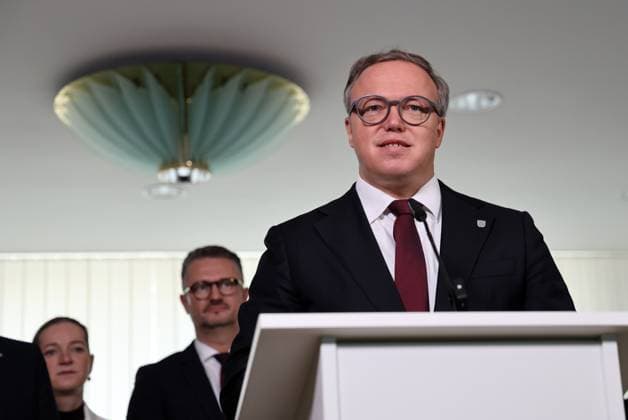 Thuringian State Parliament: Statement by Minister-President Mario Voigt (CDU), October 7, 2026, Erfurt, Thuringian State Parliament, Statement by Minister President Mario Voigt (CDU); he has withdrawn the lawsuit and accepts the revocation of his doctoral degree; he is issuing this statement on behalf of the entire parliamentary caucus, which is standing behind him symbolically