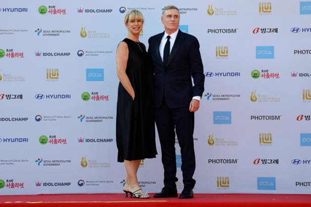 red carpet at Seoul Drama Awards in South Korea Producer Jeff Frost (R) and his wife Leslie Frost pose for photos on the red carpet during the 21st Seoul International Drama Awards in Seoul, South Korea, on October 08, 2026. Seoul South Korea  Copyright: xMatrixxImages JungxUi-Chelx