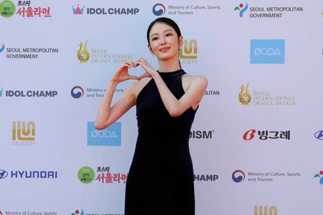 red carpet at Seoul Drama Awards in South Korea South Korean actress Choi Hyo-ju poses for photos on the red carpet during the 21st Seoul International Drama Awards in Seoul, South Korea, on October 08, 2026. Seoul South Korea  Copyright: xMatrixxImages JungxUi-Chelx