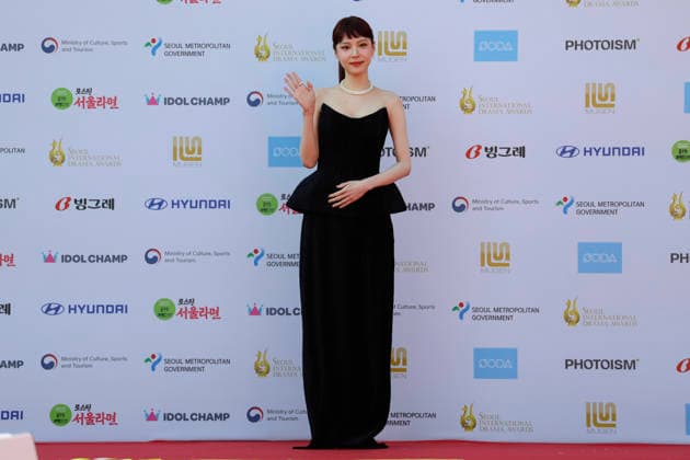 red carpet at Seoul Drama Awards in South Korea South Korean actress Lee Yul-eum poses for photos on the red carpet during the 21st Seoul International Drama Awards in Seoul, South Korea, on October 08, 2026. Seoul South Korea  Copyright: xMatrixxImages JungxUi-Chelx