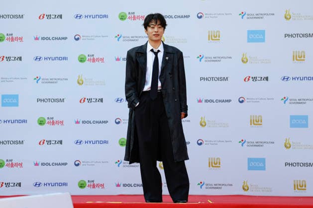 red carpet at Seoul Drama Awards in South Korea South Korean actor Koo Kyo-hwan poses for photos on the red carpet during the 21st Seoul International Drama Awards in Seoul, South Korea, on October 08, 2026. Seoul South Korea  Copyright: xMatrixxImages JungxUi-Chelx