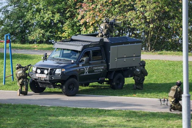 BELARUS, MINSK - OCTOBER 8, 2026: A vehicle is seen during the final phase of the Eurasia-Antiterror 2026 counter-terrorism exercise by relevant agencies of the CIS and SCO member states. The drill is held as part of the 2026 CIS and SCO Counter-Terrorism Forum. Maxim Malinovsky TASS  98945551