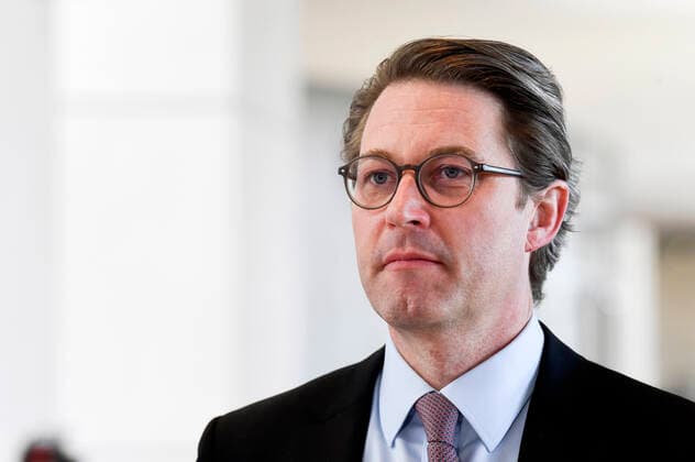 Andreas Scheuer and Gerhard Schulz to stand trial on charges of making false statements, archive images