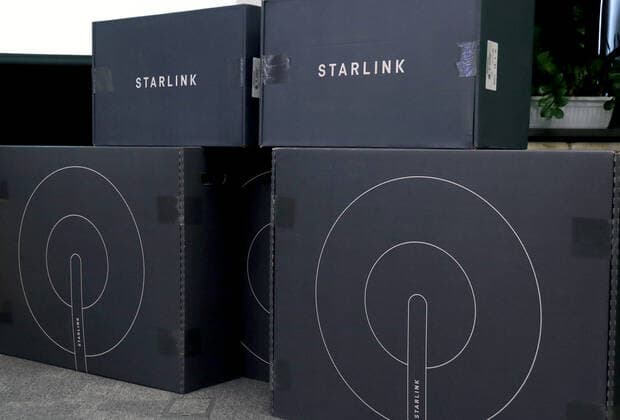 Poland: Starlink ground station near Warsaw ablaze – symbolic / archive images