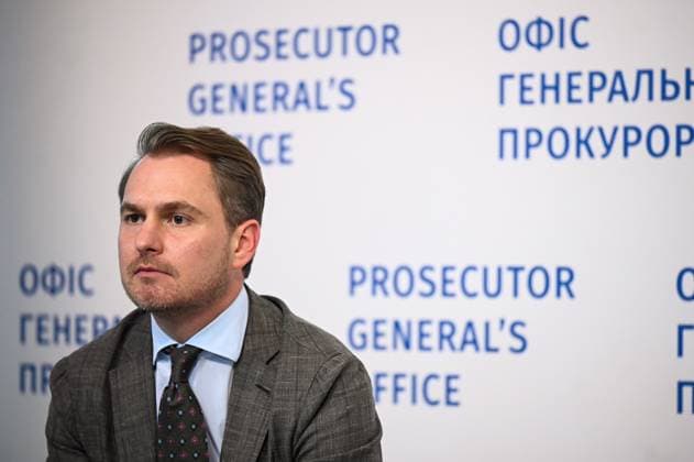 Ukraine: Volodymyr Zelenskyy sacks Prosecutor General Ruslan Kravchenko following allegations of corruption; archive footage