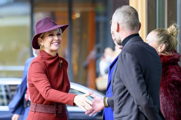Queen Maxima opens the circular wooden SAWA residential building in Rotterdam