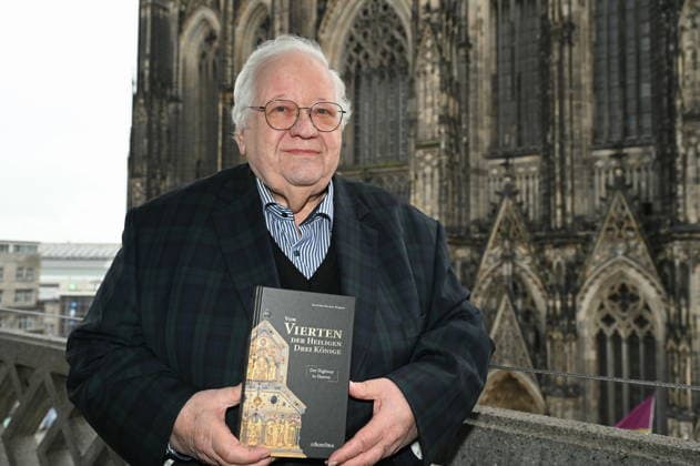 Cologne, Prof. Dr Theol. Manfred Becker Huberti presents book Vom Vierten der Heiligen Drei Könige The Fourth of the Magi