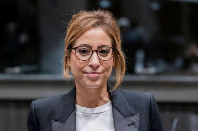 Lea Salame steps down from TV news due to her partner Raphael Glucksmann’s candidacy; archive footage