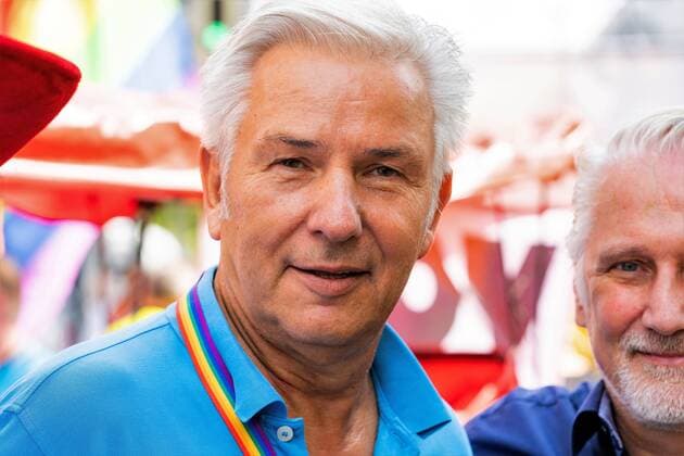 Klaus Wowereit admits his homosexuality, 25th anniversary on 10 June