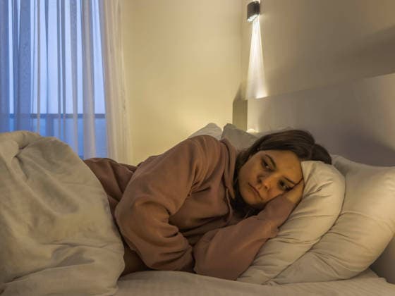 Night-time light is harmful to heart health, symbolic images