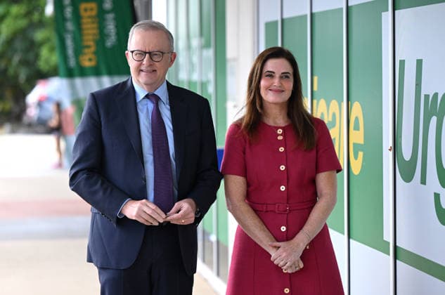 Australia, Anthony Albanese visits emergency ambulance in Brisbane
