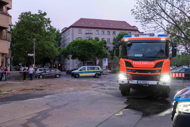 Berlin, burst water pipe on the corner of Dunckerstraße and Krügerstraße in Prenzlauer Berg