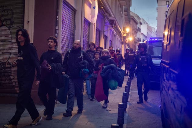 Spain, forced eviction in Calle del Carnero in Madrid