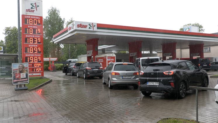 Saxony, rush on cheap petrol station in Chemnitz